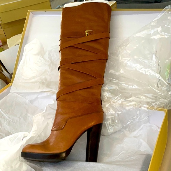 Michael Kors Greenwich NWOT belted vicuña boots - Picture 2 of 4